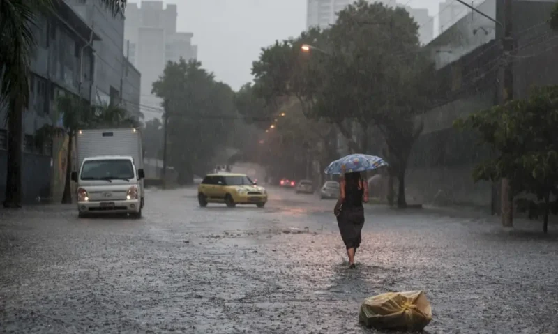 Cidade de São Paulo emite alerta para chuvas intensas