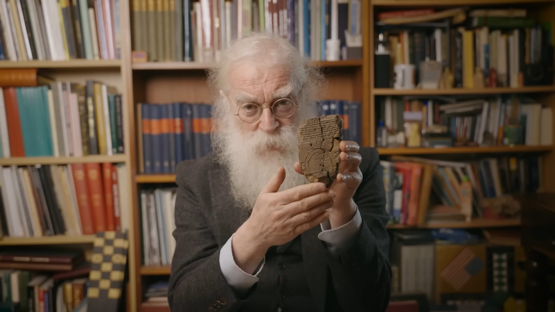 Dr. Irving Finkel diz que ambas as civilizações acreditavam em uma espécie de Arca de Noé | Foto: Divulgação/The British Museum