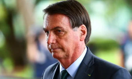 Sete dos 25 candidatos de Bolsonaro venceram no segundo turno