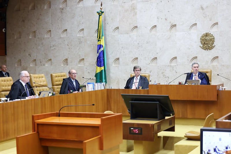 O Direito e o poder O Direito e o poder