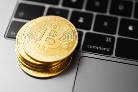 facção usa mineradoras de bitcoins para lavagem de dinheiro