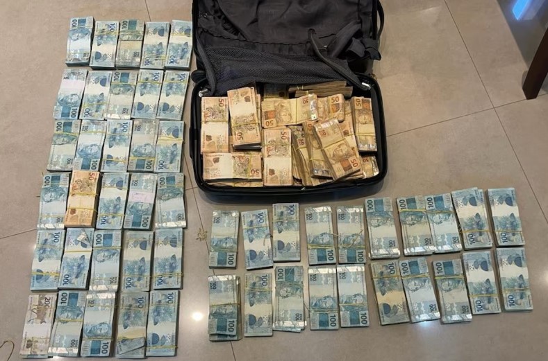 PF apreende R$ 3 mi em casa de desembargador PF apreende R$ 3 mi em casa de desembargador