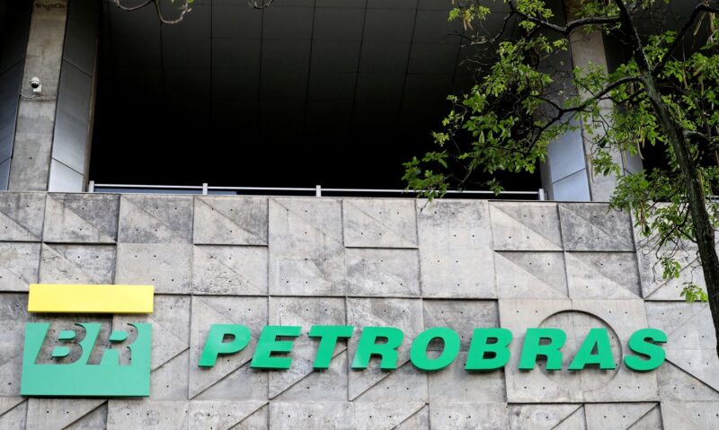 Petrobras tem lucro no 3º trimestre e vai distribuir dividendos