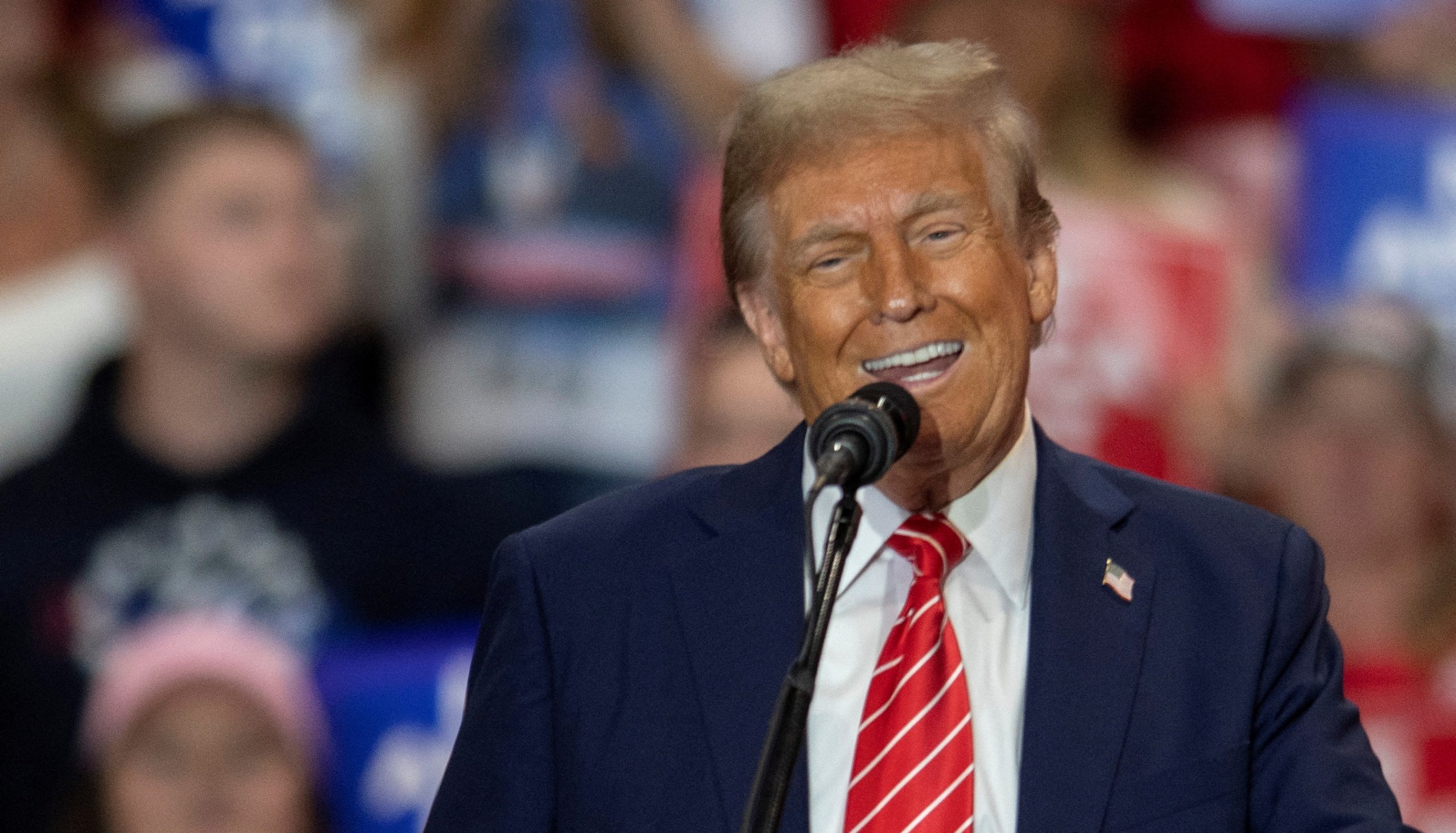 Donald Trump, em comício de campanha no Rocky Mount Event Center, em Rocky Mount, na Carolina do Norte - 30/10/2024 | Foto: Jay Paul/Reuters