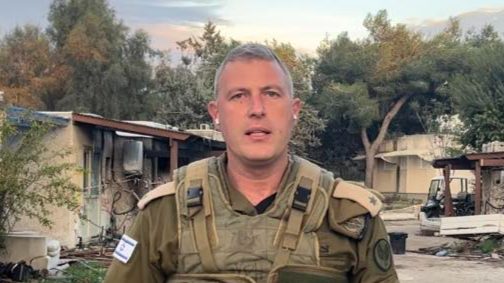 O major brasileiro Rafael Rozenszajn é porta-voz do Exército de Israel