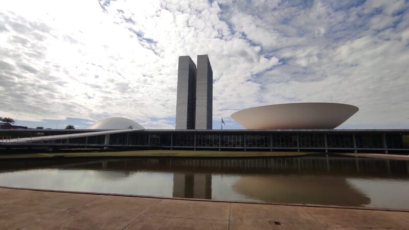 Veja quais deputados apoiam a PEC do fim da escala 6x1