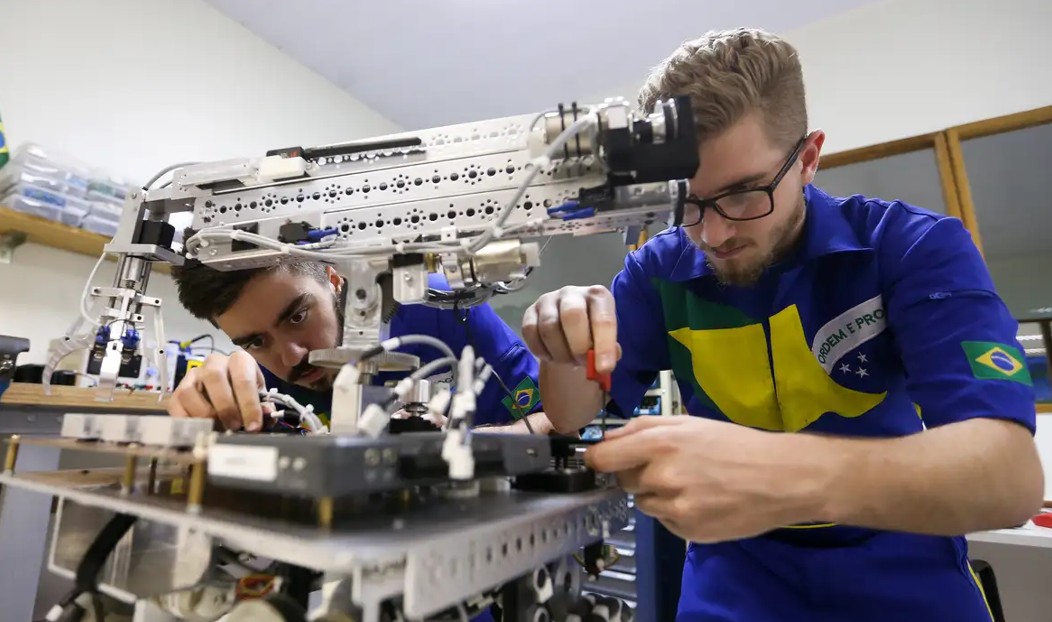 Estudante de curso profissionalizante 