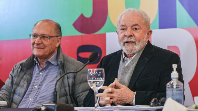 Lula precisa passar o cargo para Alckmin enquanto está internado?