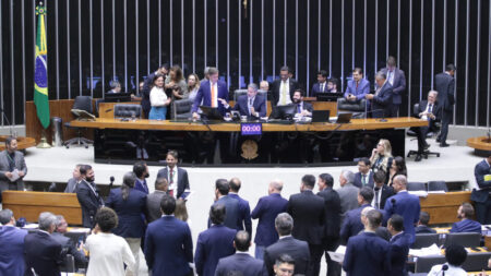 camara aprova pacote de seguranca com cadastro de faccoes