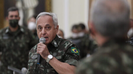 general acusado de ser informante de moraes rebate ataques