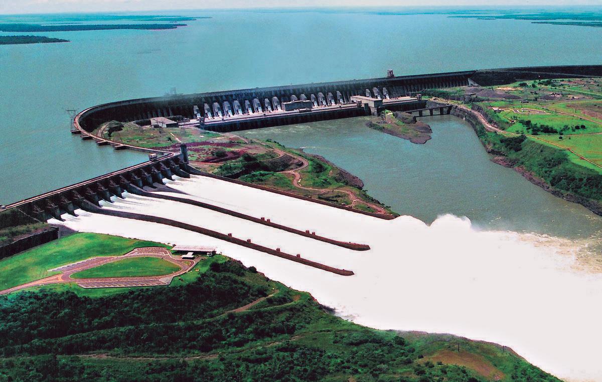 Usina Hidrelétrica de Itaipu, no Rio Paraná, entre o Brasil e o Paraguai | Foto: Divulgação/Itaipu Binacional