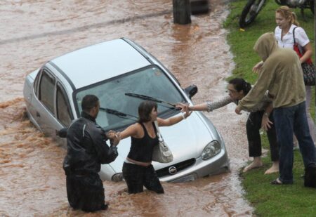 Calor intenso e tempestades atingem o Brasil antes de frente fria