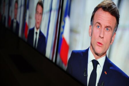 Macron se vangloria por lei pró-aborto na França