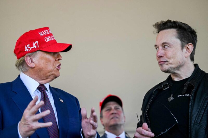 Trump diz que aprovaria compra do TikTok por Elon Musk