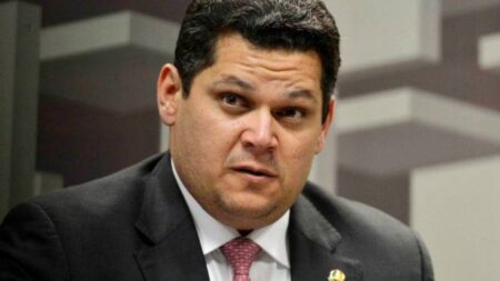 Davi Alcolumbre é senador pelo Amapá