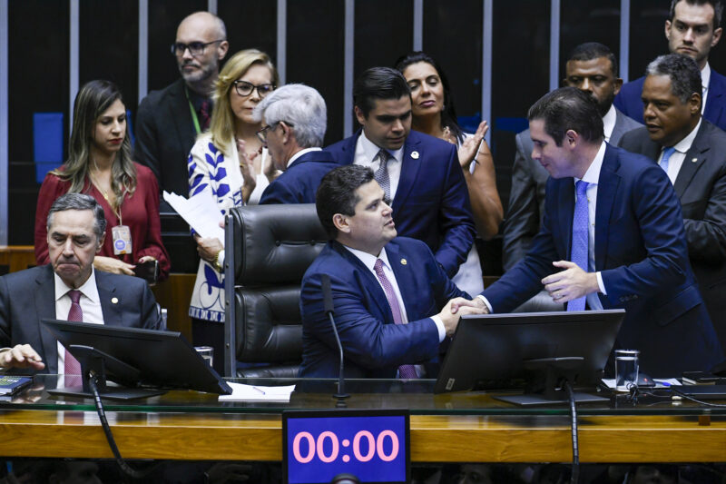 Congresso articula mudanças nas regras eleitorais antes de 2026