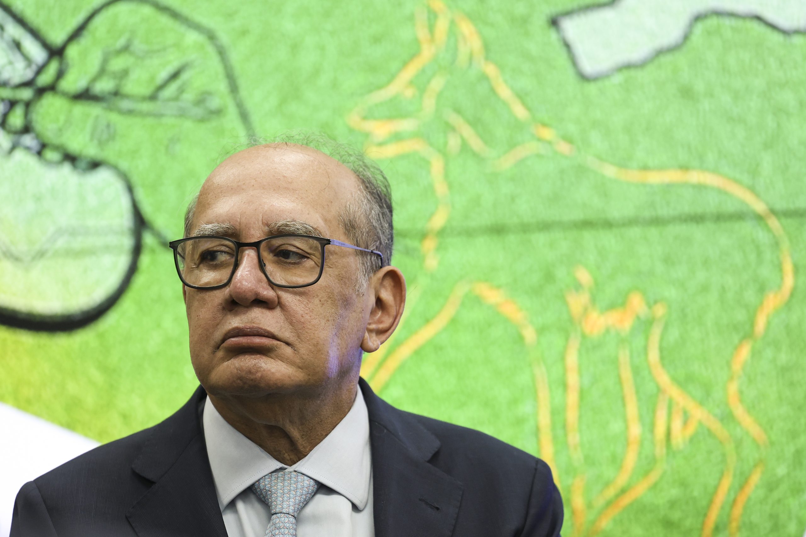 Gilmar Mendes vota pela soltura de Robinho