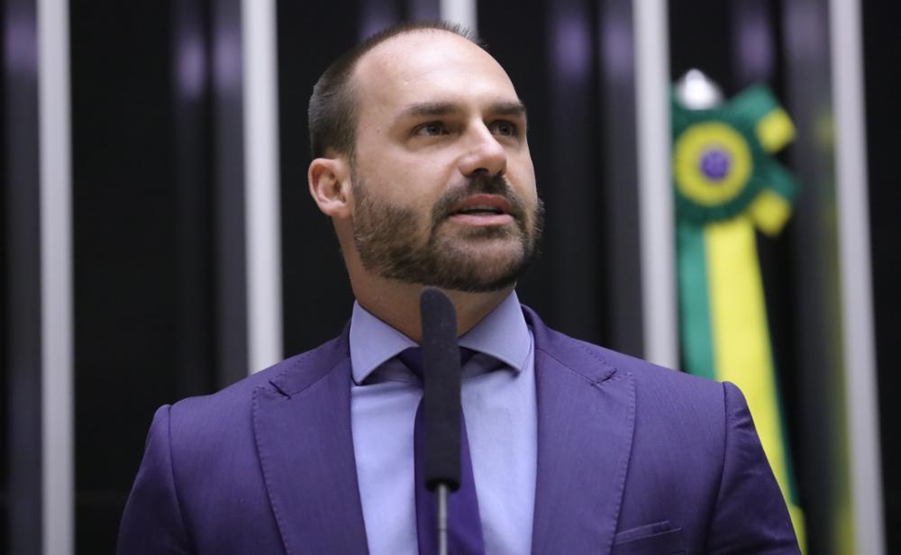 Eduardo Bolsonaro disse que tomou a decisão de ficar nos EUA para lutar pelos brasileiros que, de acordo com ele, são vítimas do STF | Foto: Mário Agra/Câmara dos Deputados