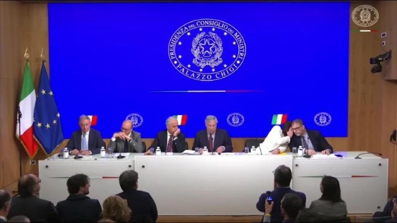 Governo da Itália muda a lei e limita obtenção de cidadania / Noticias No BR 1 A coletiva de imprensa do governo da Itália sobre mudanças da leis sobre cidadania | Foto: YouTube Governo Italiano