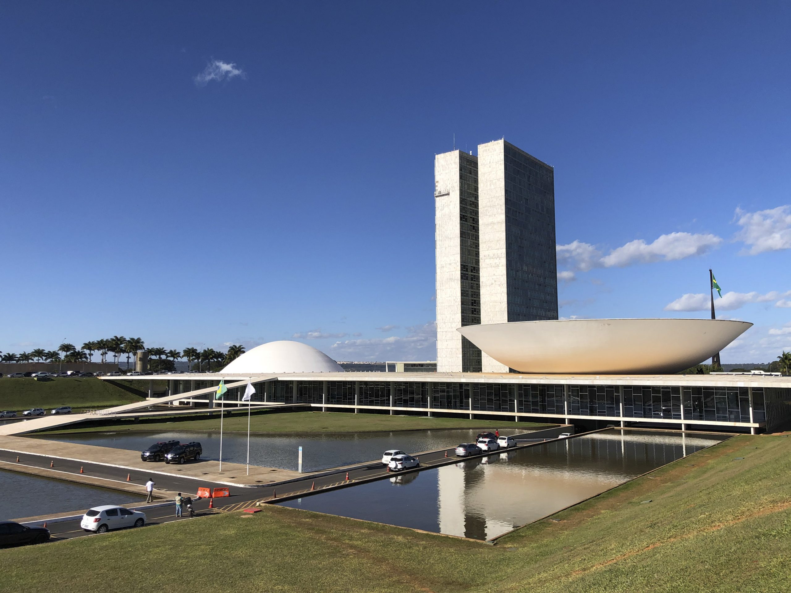 Fachada do Congresso Nacional, a sede das duas Casas do Poder Legislativo brasileiro, a Câmara dos Deputados e o Senado Federal