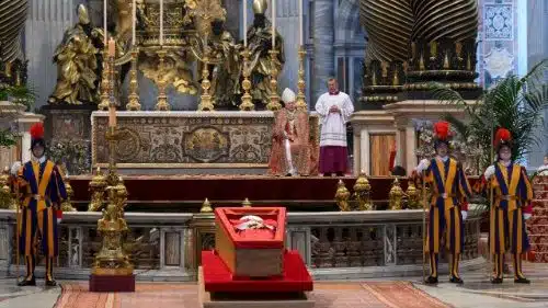 Saiba quem são os cardeais brasileiros aptos a eleger o novo papa