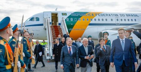 Lula vai à Rússia para participar de desfile que Putin usa como propaganda de seu regime