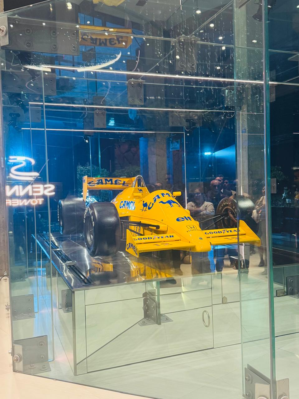 Superprédio que deve ser o residencial mais alto do mundo chega ao mercado com unidades de até R$ 200 mi / Noticias No BR 2 O espaço também contou com um acervo de objetos que relembram a trajetória do piloto Ayrton Senna | Foto: Divulgação/FG Empreendimentos