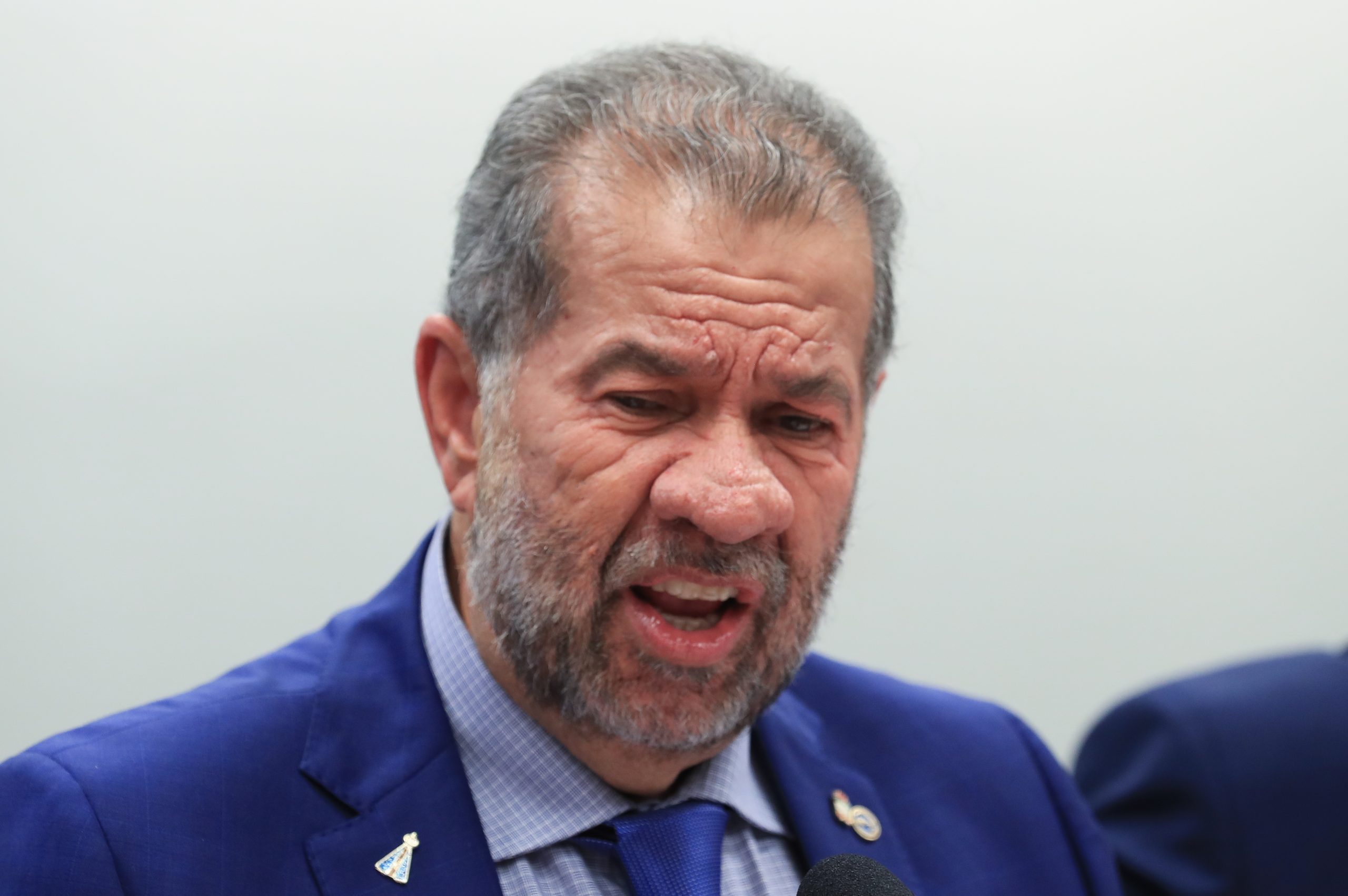 Investigados no caso do INSS gastaram R$ 35 mi em imóveis / Noticias No BR 2 Carlos Lupi em audiência na Câmara dos Deputados