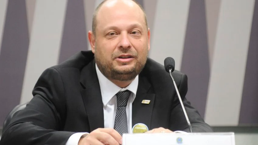 Investigados no caso do INSS gastaram R$ 35 mi em imóveis / Noticias No BR 1 O novo presidente do INSS, Gilberto Waller Júnior, é procurador federal da AGU