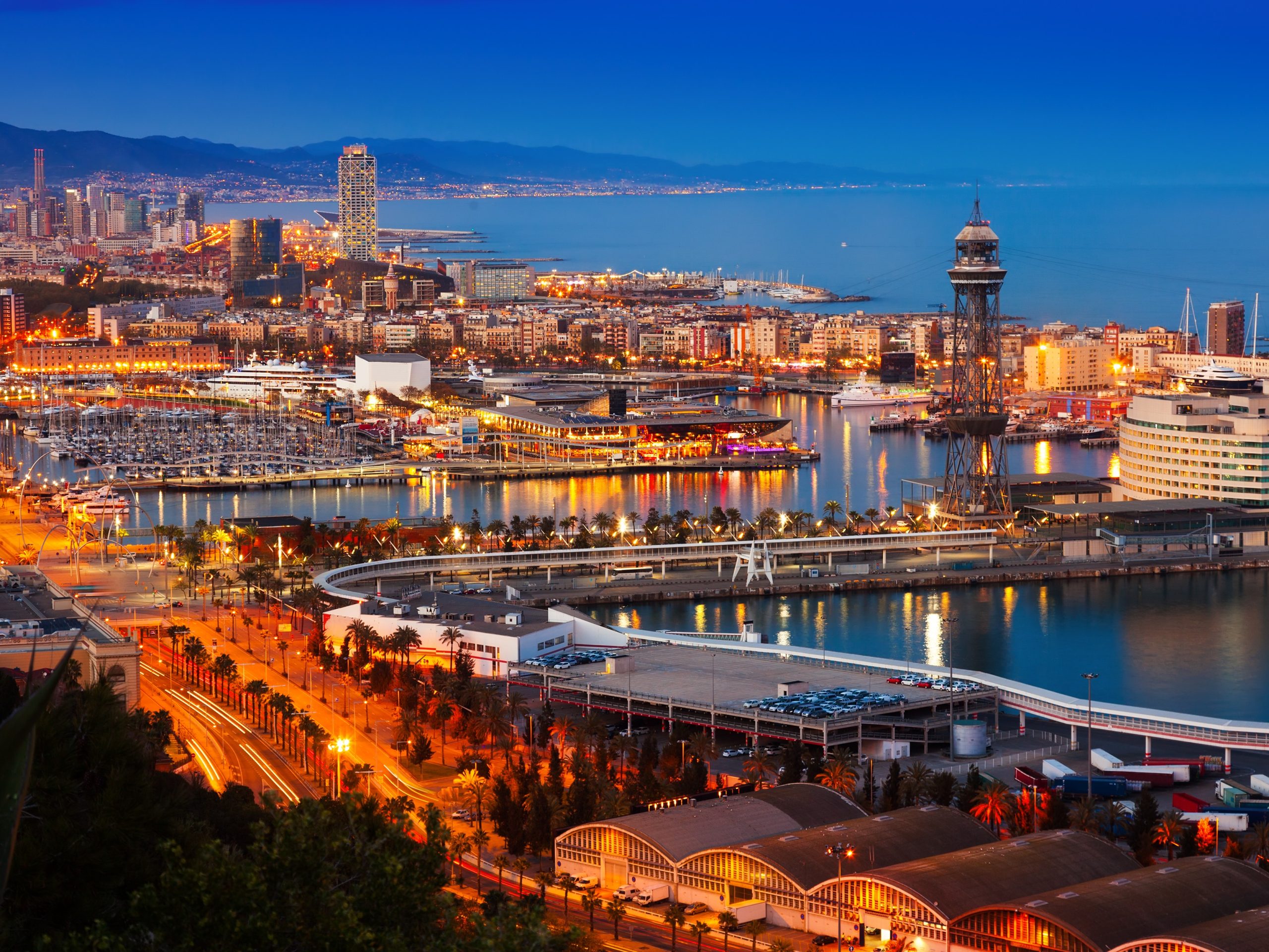 Lentidão e burocracia travam setor de tecnologia na Europa / Noticias No BR 1 Imagem da cidade de Barcelona, na Espanha; um dos lugares da Europa que tem aumentado as taxas de turismo | Foto: Bearfotos/Freepik