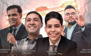 O adolescente Miguel Oliveira (à frente) e outros pastores em anúncio de pregação
