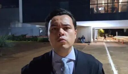 Advogado denuncia clima hostil no STF para defesa em caso do golpe