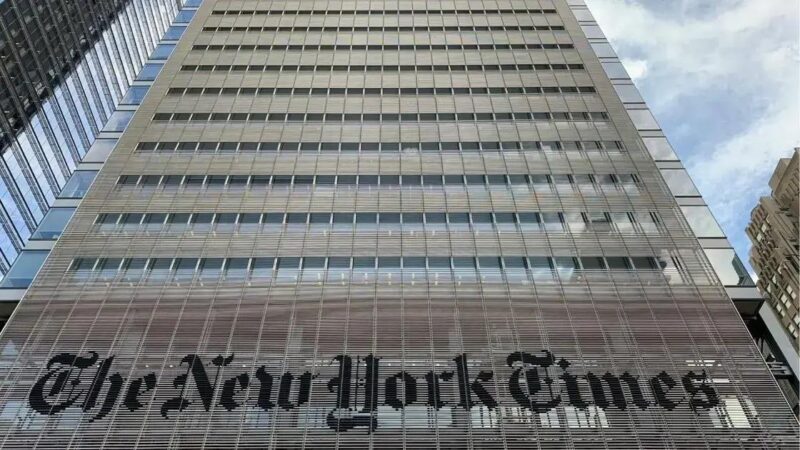 Amazon firma acordo com NYT para treinar IA usando conteúdo editorial
