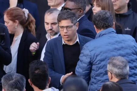 Argentina avança na fiscalização de dólares debaixo do colchão