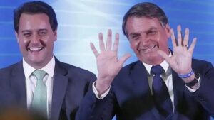 Bolsonaro e Ratinho lideram para 2026 no Paraná, aponta pesquisa