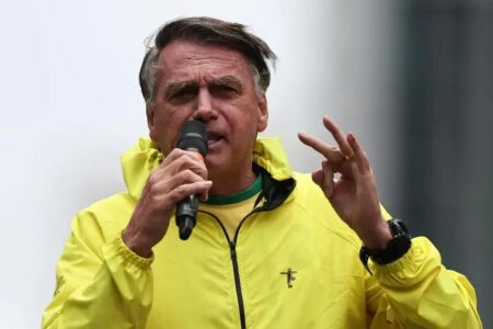 Bolsonaro foca em viagens e eleição de 2026 no Brasil
