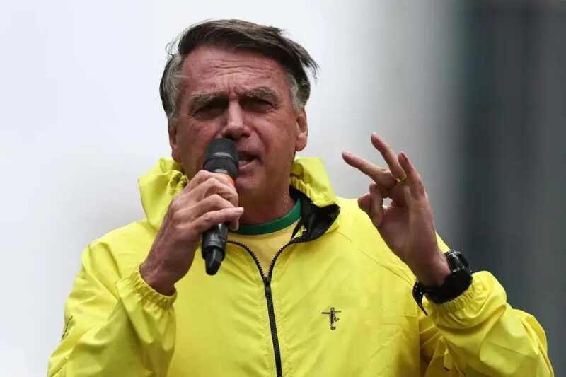 Bolsonaro foca em viagens e eleição de 2026 no Brasil