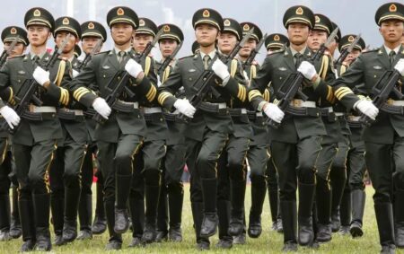China testará avançado porta-drones com capacidade para 100 unidades