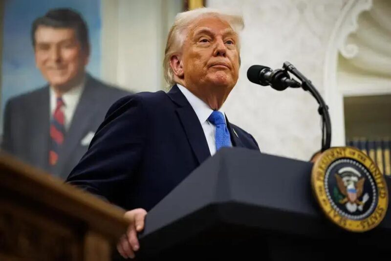 Decisão judicial suspende grande parte das tarifas de Trump, impacto na guerra comercial
