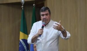 Eduardo Riedel lidera pesquisa para governador de MS em 2026