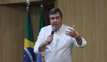 Eduardo Riedel lidera pesquisa para governador de MS em 2026