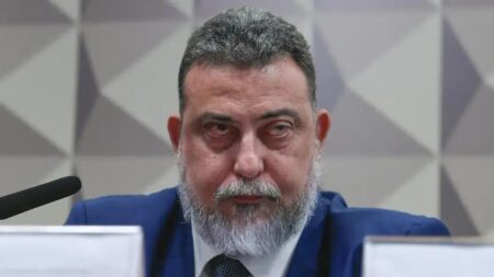 Ex-diretor da Abin revela alerta ao governo Lula antes de invasões de 8/1