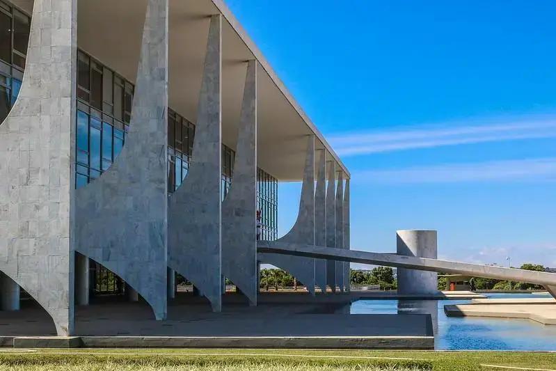 Gasto com salários do Executivo Federal ultrapassa R$ 261 bilhões