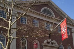 Harvard e a controversa política de diversidade racial em contratações