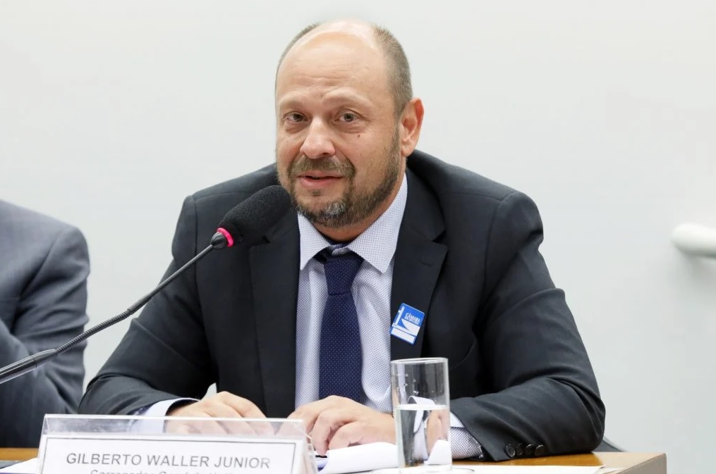 idosos sofrem para pedir reembolso em agências / Noticias No BR 2 'Estamos no olho do furacão', disse Waller Júnior, em referência à crise institucional que abala a reputação do INSS | Foto: Luis Macedo/Câmara dos Deputados