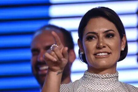 Janja Lula Silva faz indireta a Michelle e provoca debate na política brasileira