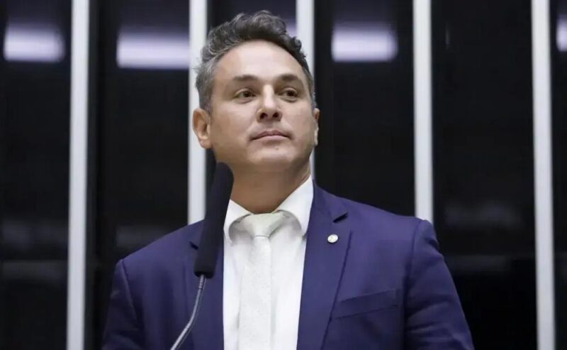Luciano Zucco destaque na entrevista do Arena Oeste nesta quinta-feira