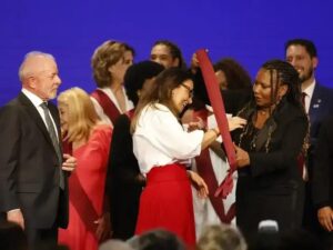 Lula critica a democracia brasileira e homenageia cultura no Palácio Capanema