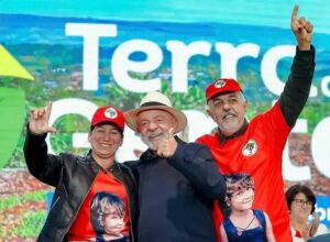 Lula defende MST como luta por dignidade e reforma agrária no Paraná
