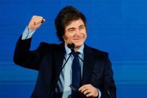 Milei celebra vitória nas eleições de Buenos Aires